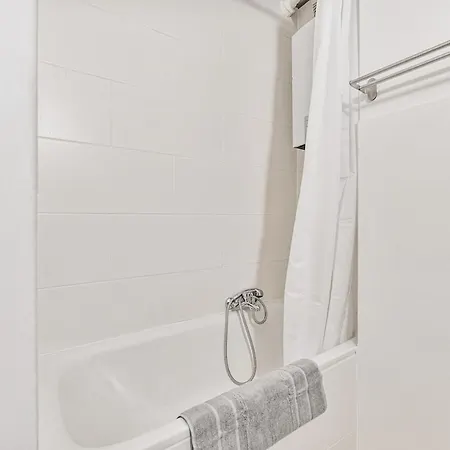 Pf02 Grosses Innenstadt - Neu Monteurunterkuenfte In - Ls Crewcomfort Auch Fuer Weitere Unterkuenfte * بفورتسهايم